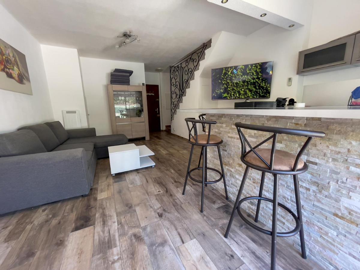 Apartement Maenat Borgo  Extérieur photo